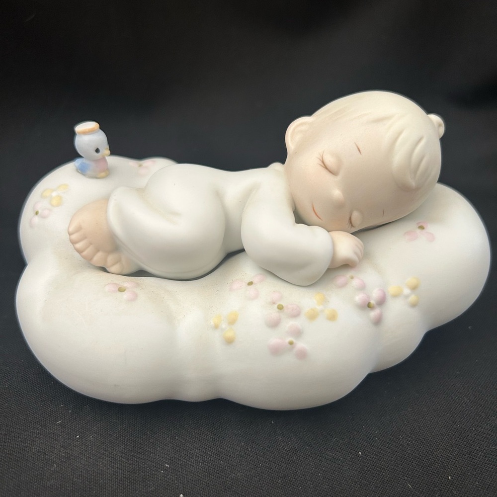 1992 Precious Moments Safe in the Arms of Jesus